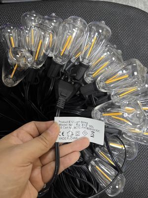 Verleihen Sie Ihrer Hochzeit einen Hauch von Eleganz mit Terrassenlichtern und AC 110V/220V Eingangsspannung